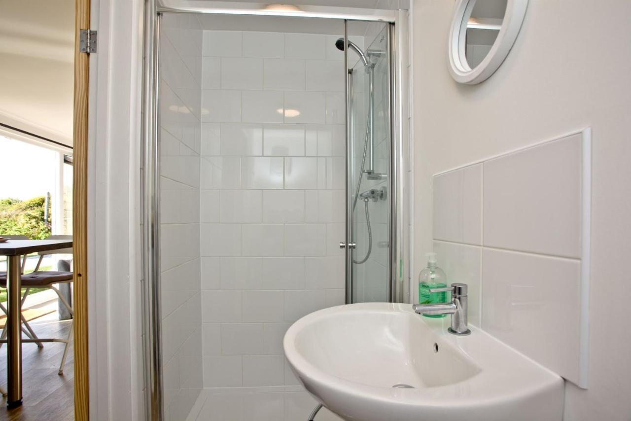 Bushwood-Beautifully Fitted Wooden Lodge Helston Cornwall Eksteriør bilde