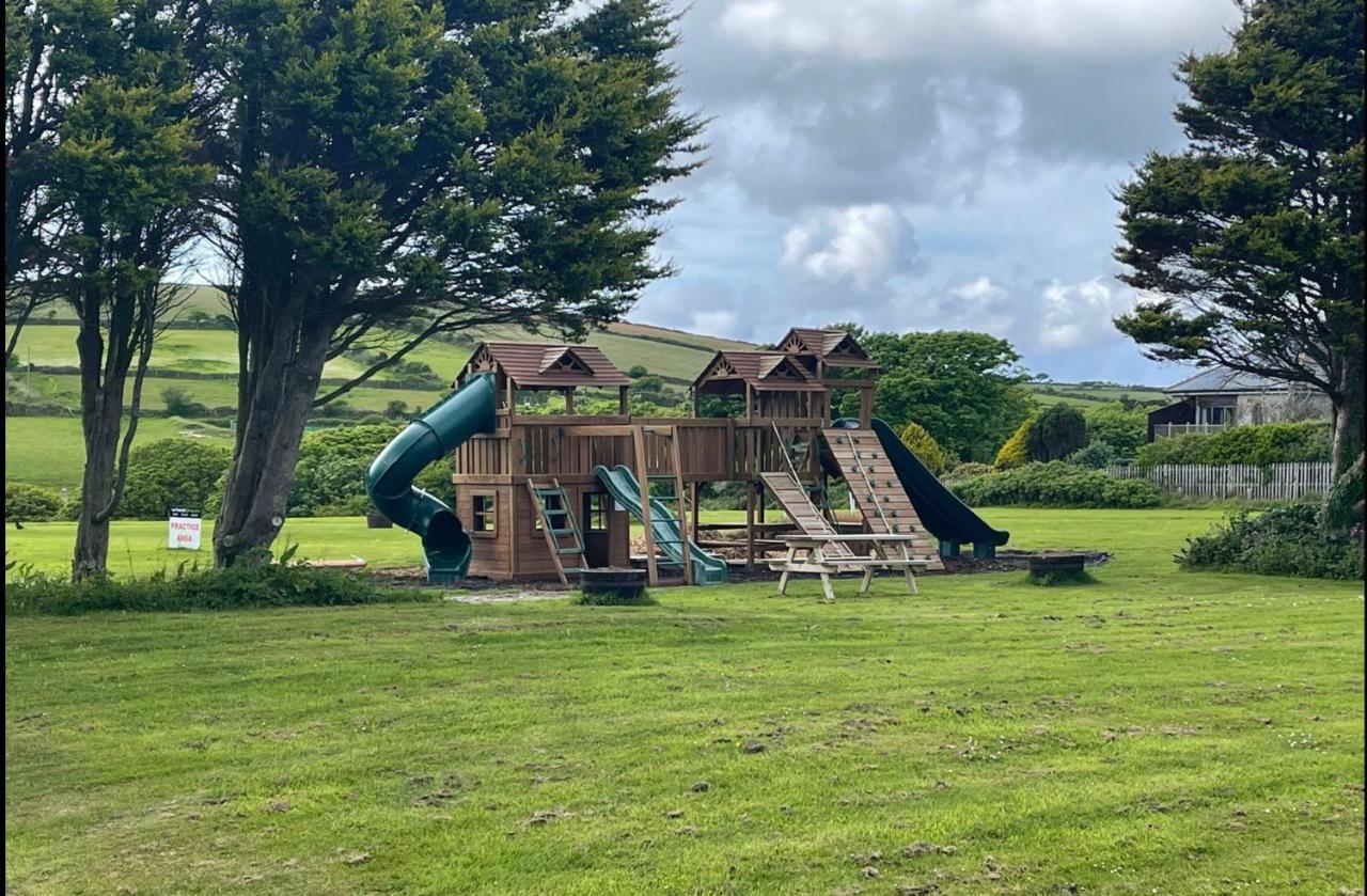 Bushwood-Beautifully Fitted Wooden Lodge Helston Cornwall Eksteriør bilde